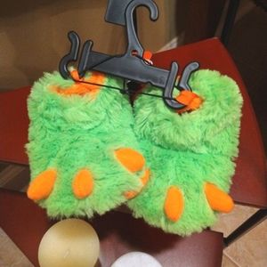 Wonder Nation- NWT Lime Green and Orange Monster/Dinosaur Slippers- Size 3